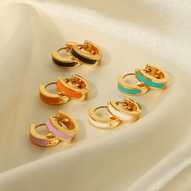 Gold hoop with enamel inlay