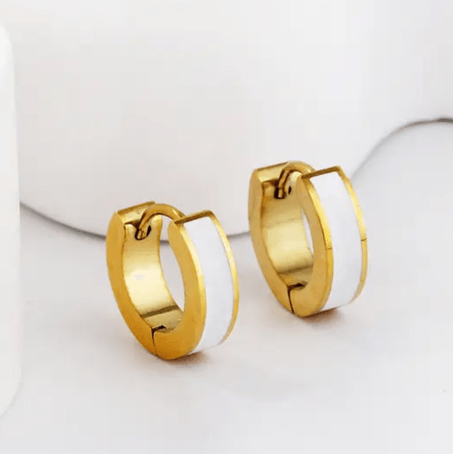 Gold hoop with enamel inlay