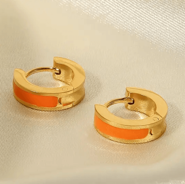 Gold hoop with enamel inlay