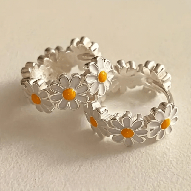 Daisy hoops