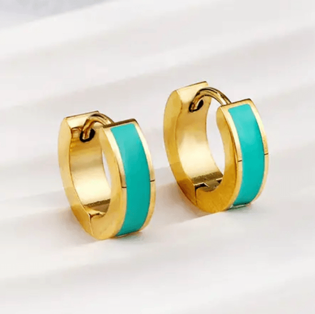 Gold hoop with enamel inlay
