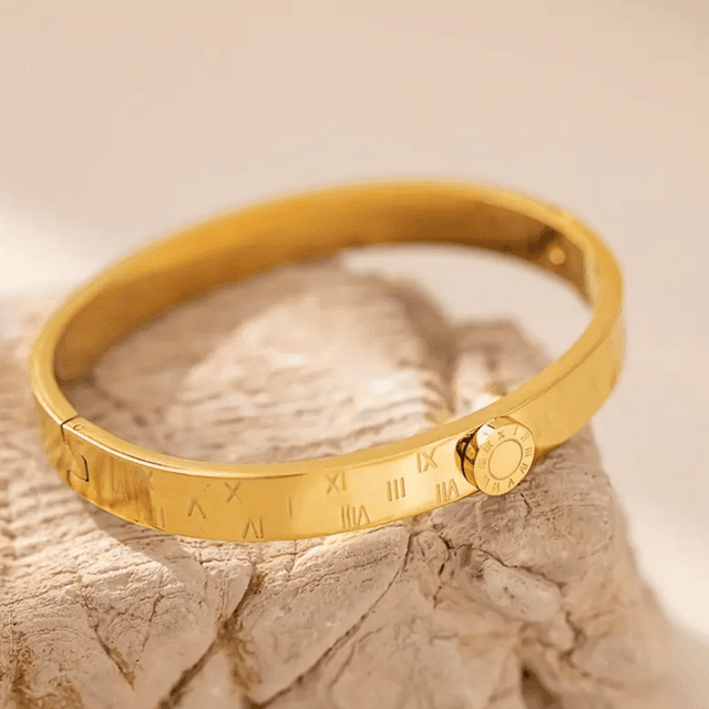 Gold bracelet bangle