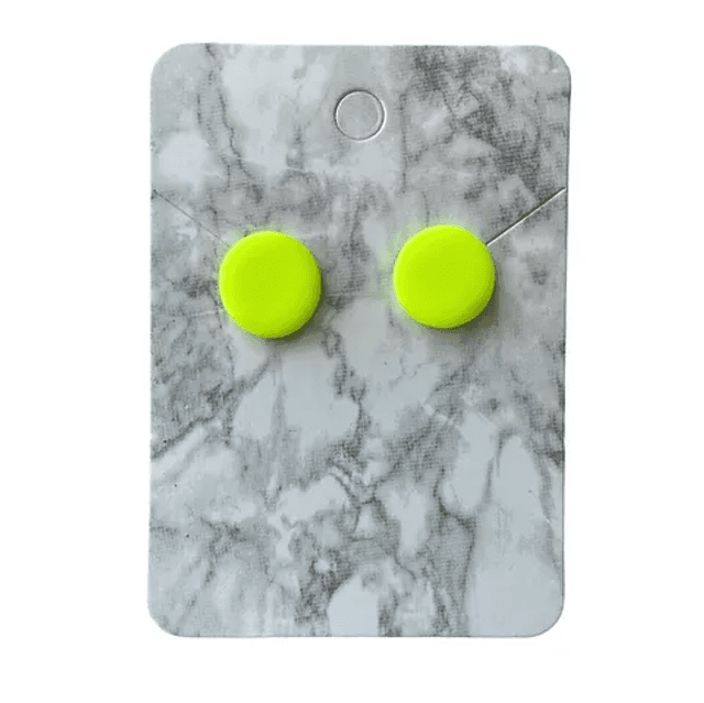 Neon yellow studs - medium