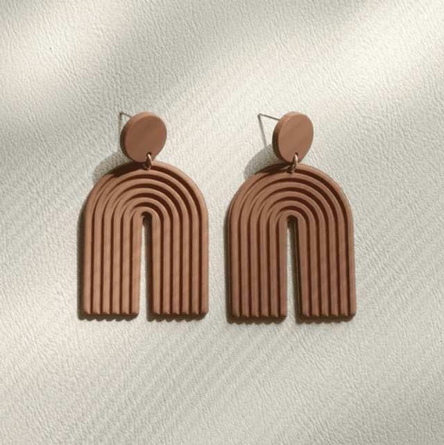 Caramel arch earrings